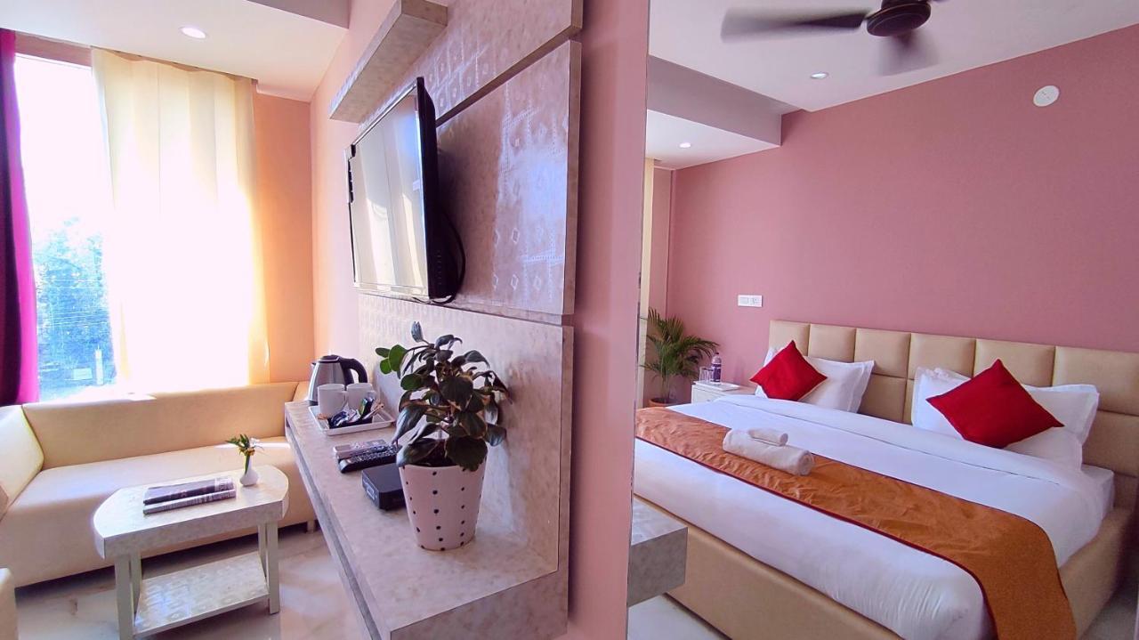 Spring Sky Haridwar By Shrigo Hotels エクステリア 写真
